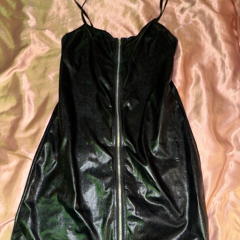 Elegant Black Mini Dress with Front Zipper